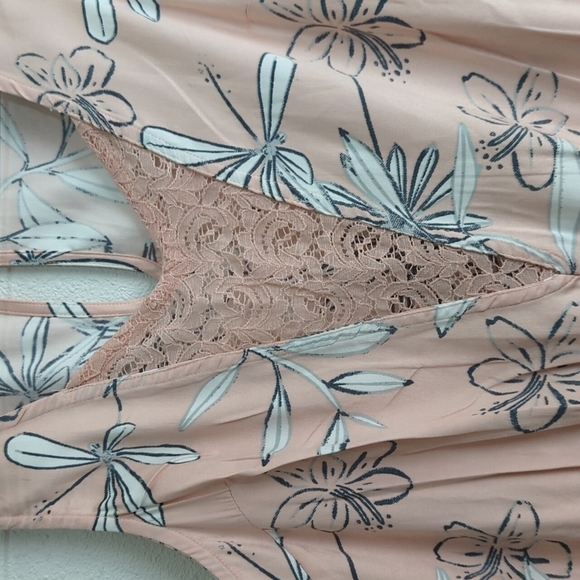 Roxy Floral Romper Size Small Lace Detail - Picture 5 of 15